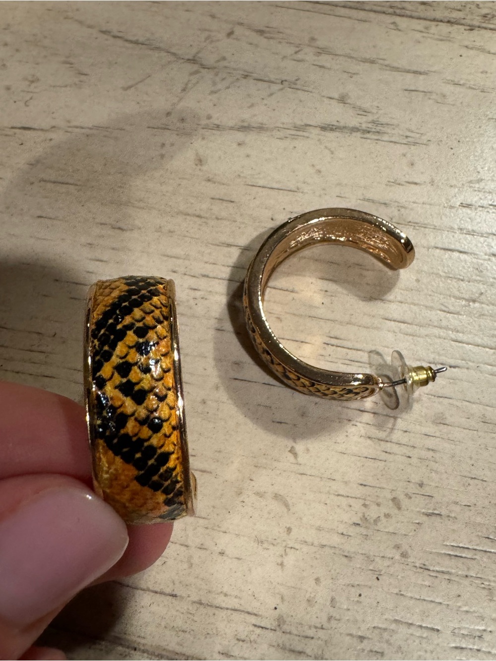 Gold Tone Yellow Snake-Print Hoop Earrings - Unbranded